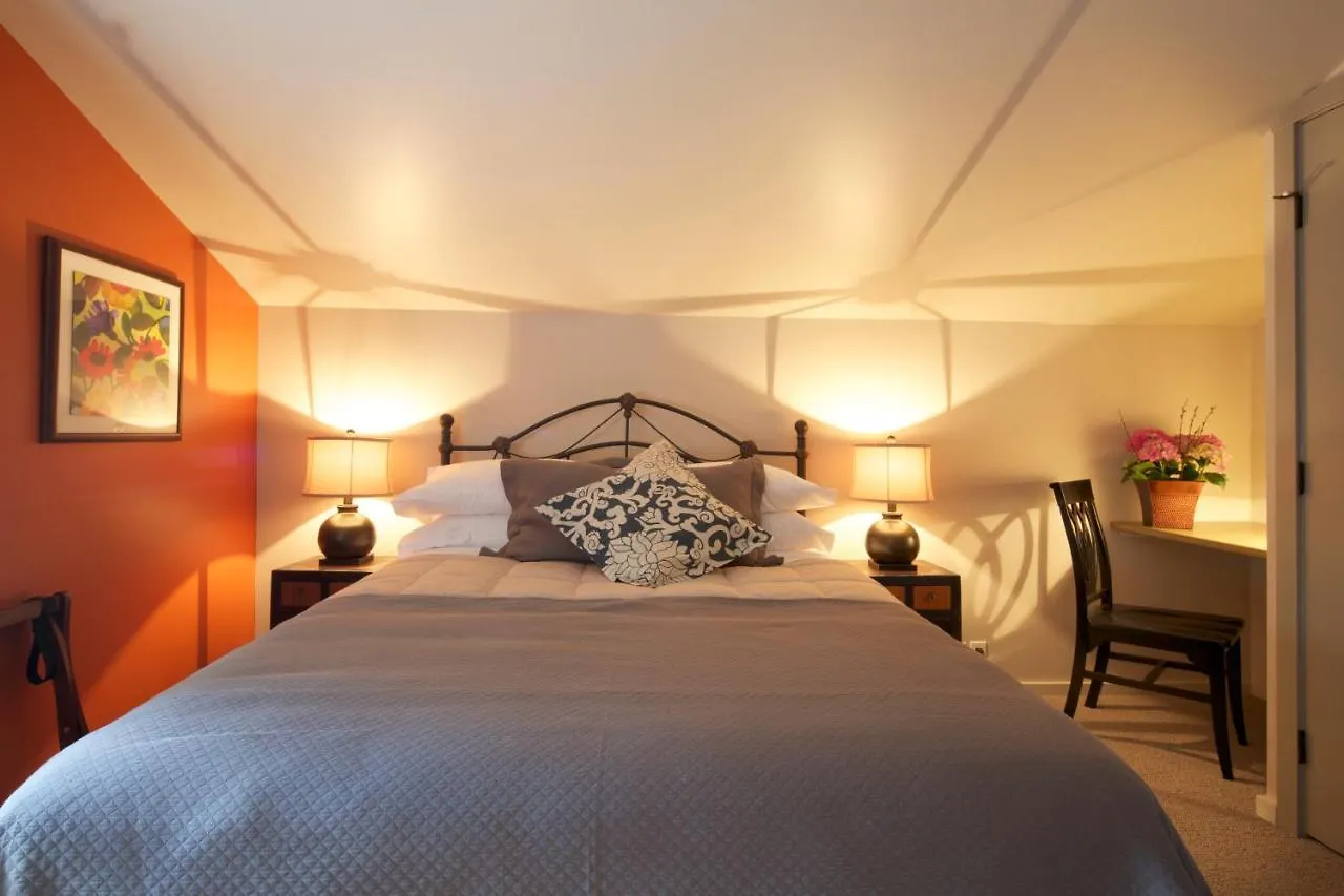 Hedgerow House Bed & Breakfast Ganges