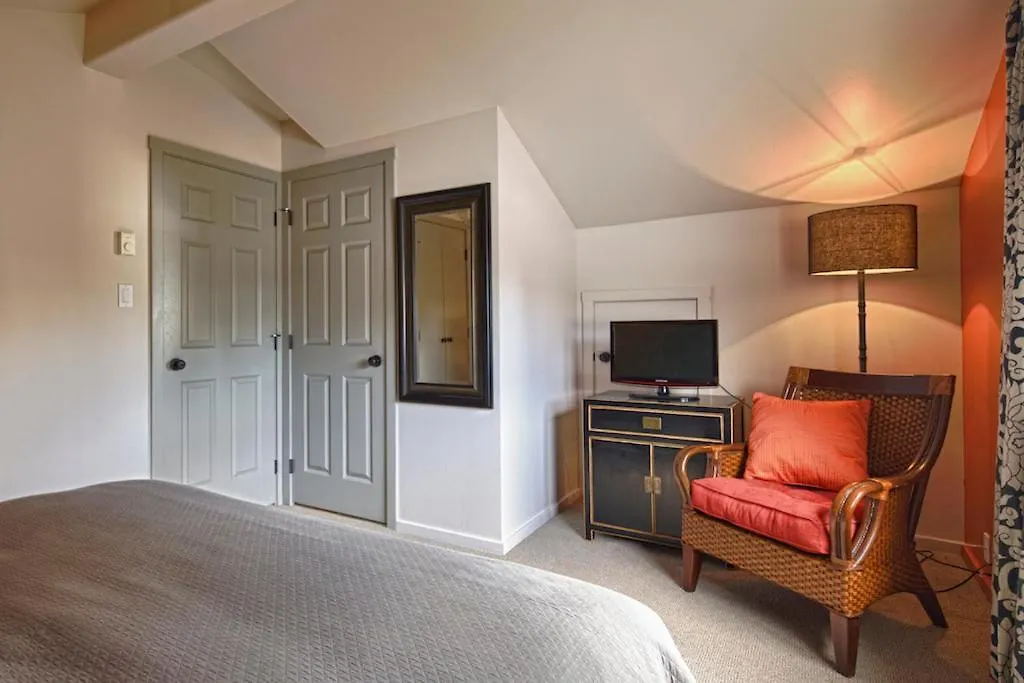Hedgerow House Bed & Breakfast Ganges