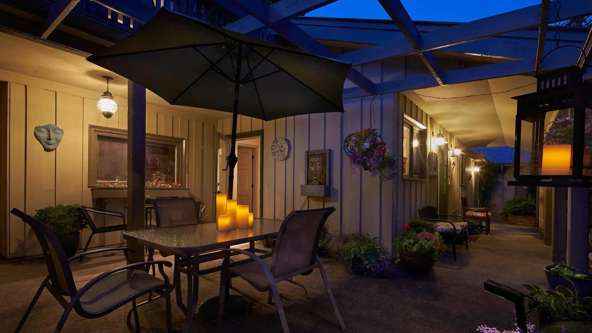Hedgerow House Bed & Breakfast Ganges 3*,  Canada