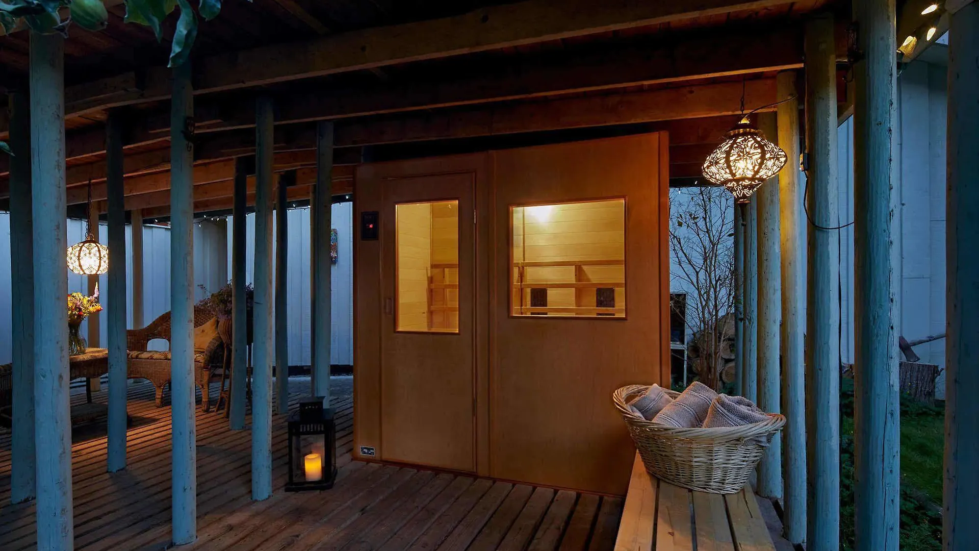 ***  Hedgerow House Bed & Breakfast Ganges Canada